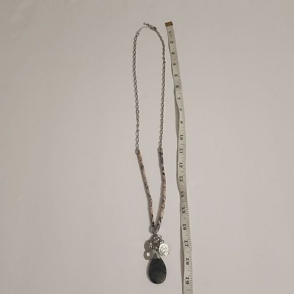 Pendant Necklace from Buckle in Silver Tone Dos Pesos Coin Dark Green Stone - Picture 4 of 4